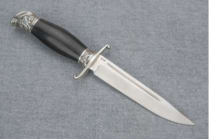 Нож "Авторская Финка-НКВД" (М 390, художественное литье мельхиор, стабилизированный граб, деревянные ножны)