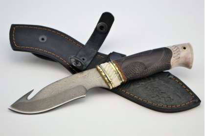 Нож Скиннер-2, булатная сталь, рог лося, граб, резьба ручной работы