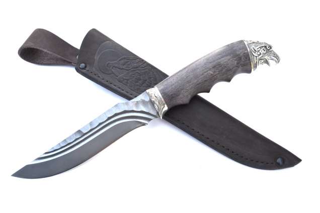 Нож Охотник, сталь булат, художественное литье мельхиор, рукоять стабилизированная карельская береза, под пальцы, художественное оформление под камень, долы